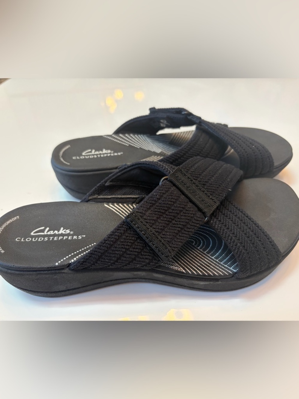 #620 Clarks Cloudsteppers Black Women's Slide Sandals. Size 9